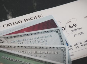 アメックスのクレジットカードとキャセイパシフィック航空の航空券