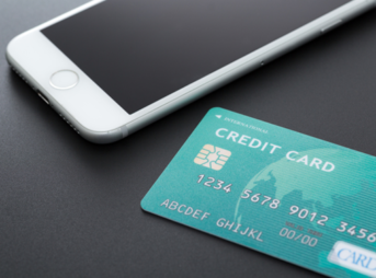 クレジットカードとスマートフォン