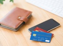クレジットカードとスマホと手帳